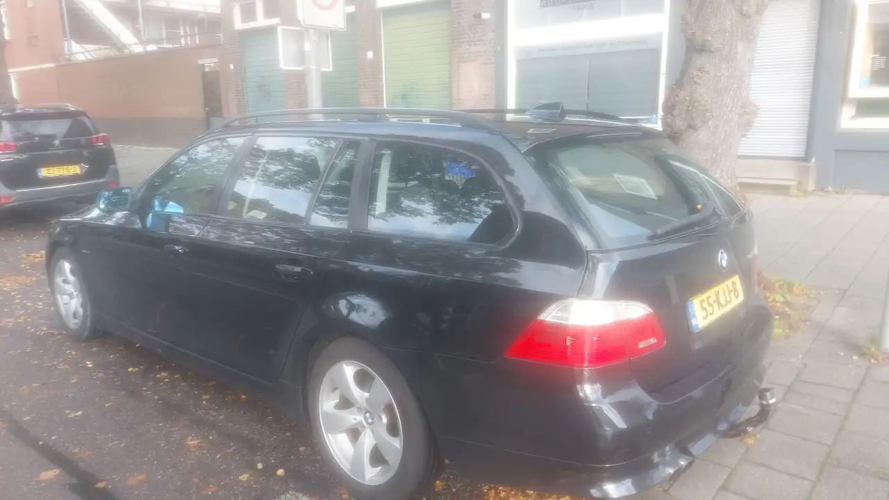 BMW 525