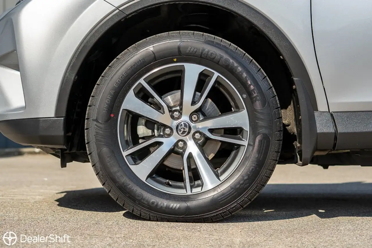 Toyota RAV 4 снимка Toyota RAV 4