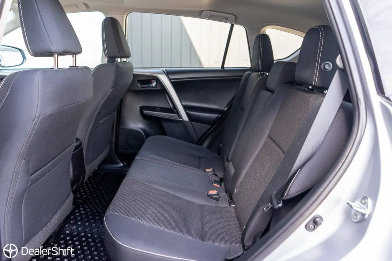 Toyota RAV 4 снимка Toyota RAV 4