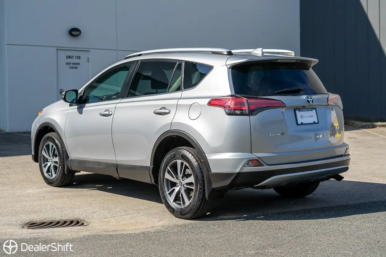 Toyota RAV 4 снимка Toyota RAV 4
