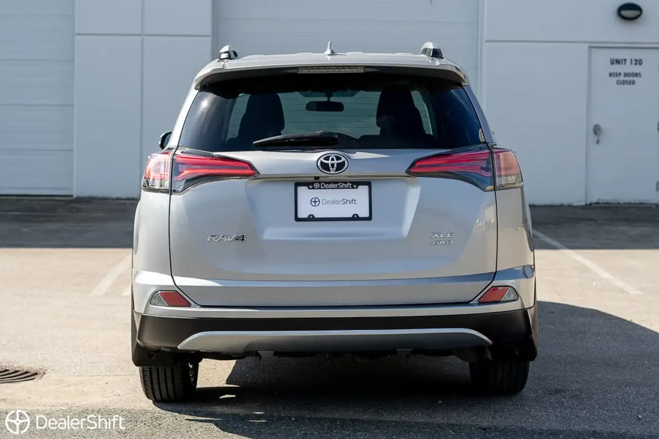 Toyota RAV 4 снимка Toyota RAV 4