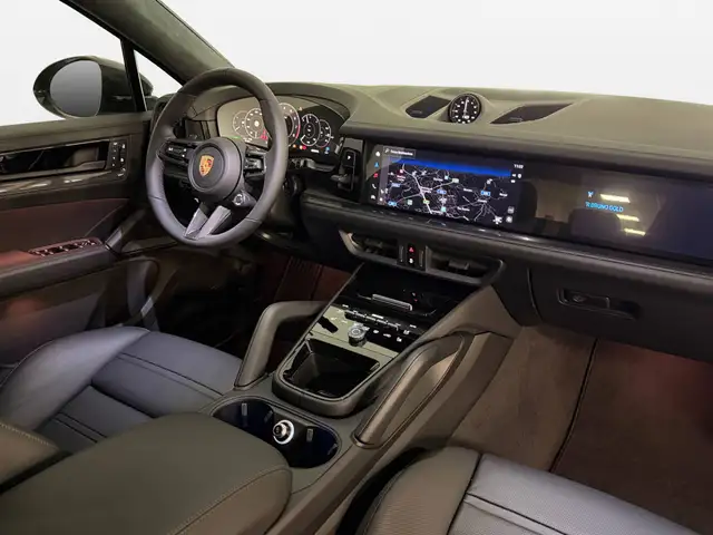 Porsche Cayenne view 10