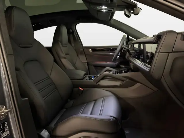 Porsche Cayenne view 15