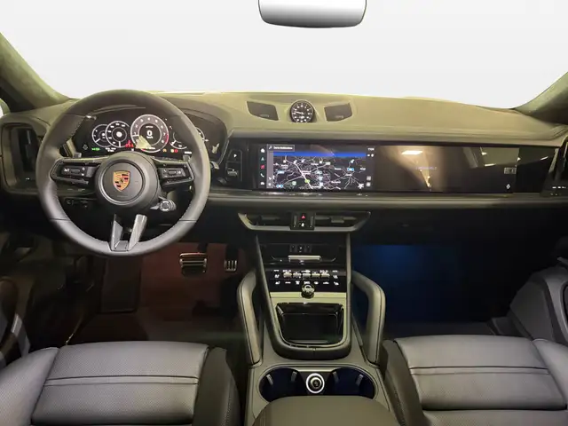 Porsche Cayenne view 11