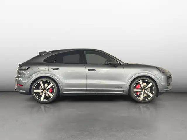 Porsche Cayenne view 6