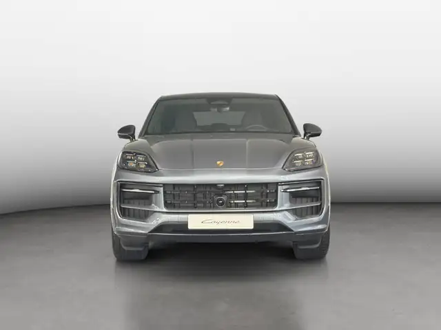 Porsche Cayenne view 8