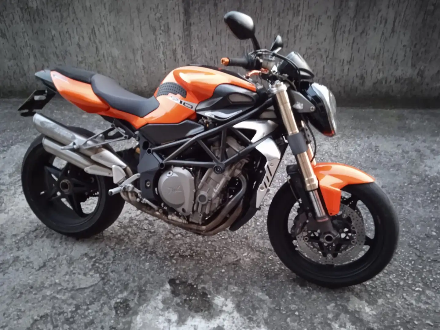 MV Agusta 900 910R - 2