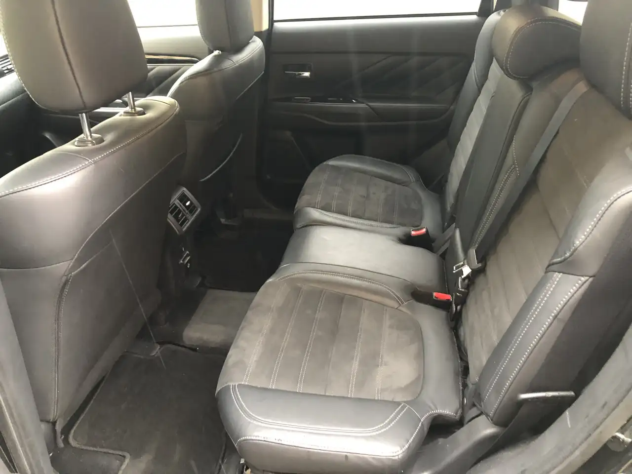 Mitsubishi Outlander снимка Mitsubishi Outlander