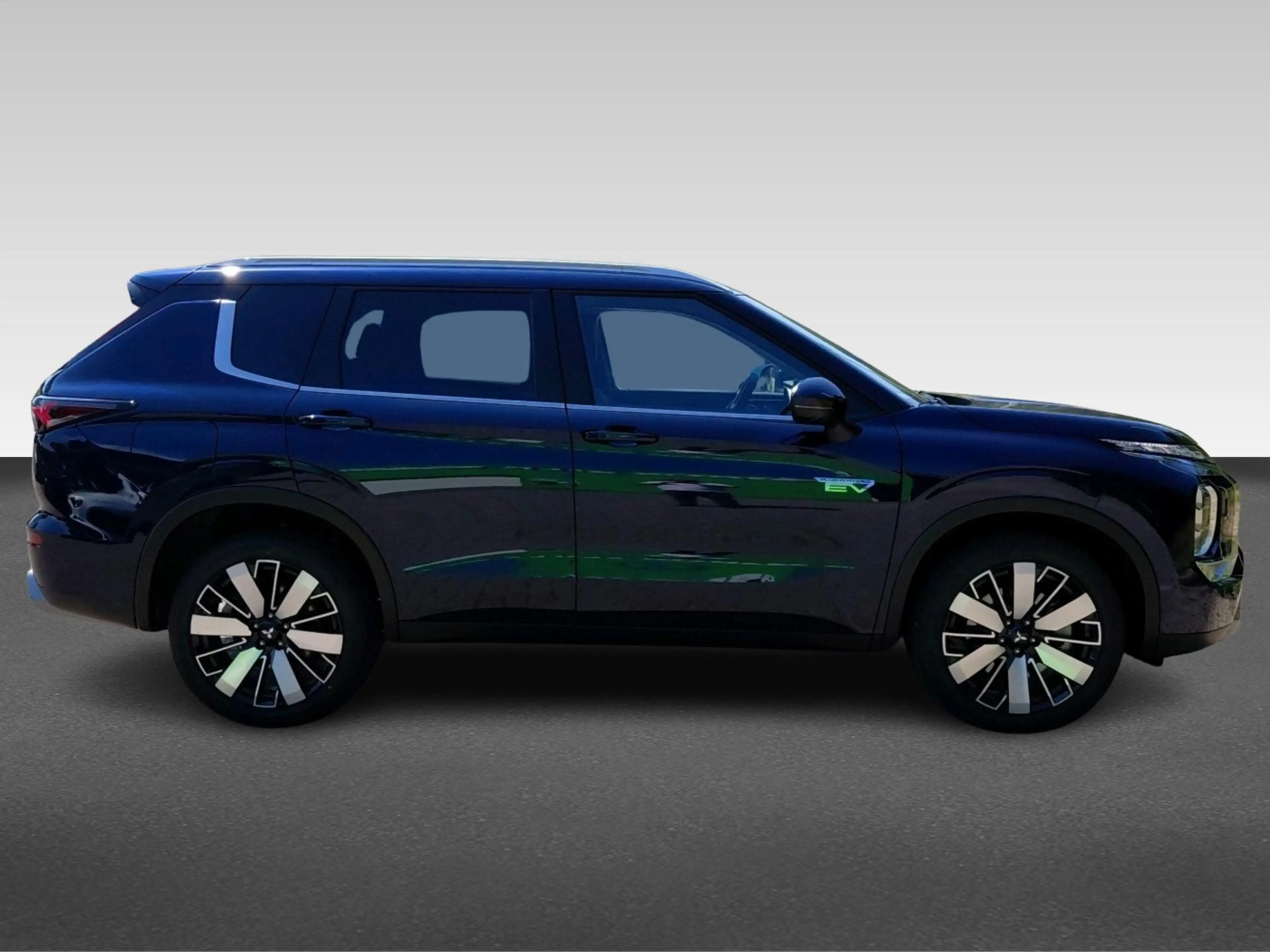 Mitsubishi Outlander 2.4 PHEV First Edition — photo 9