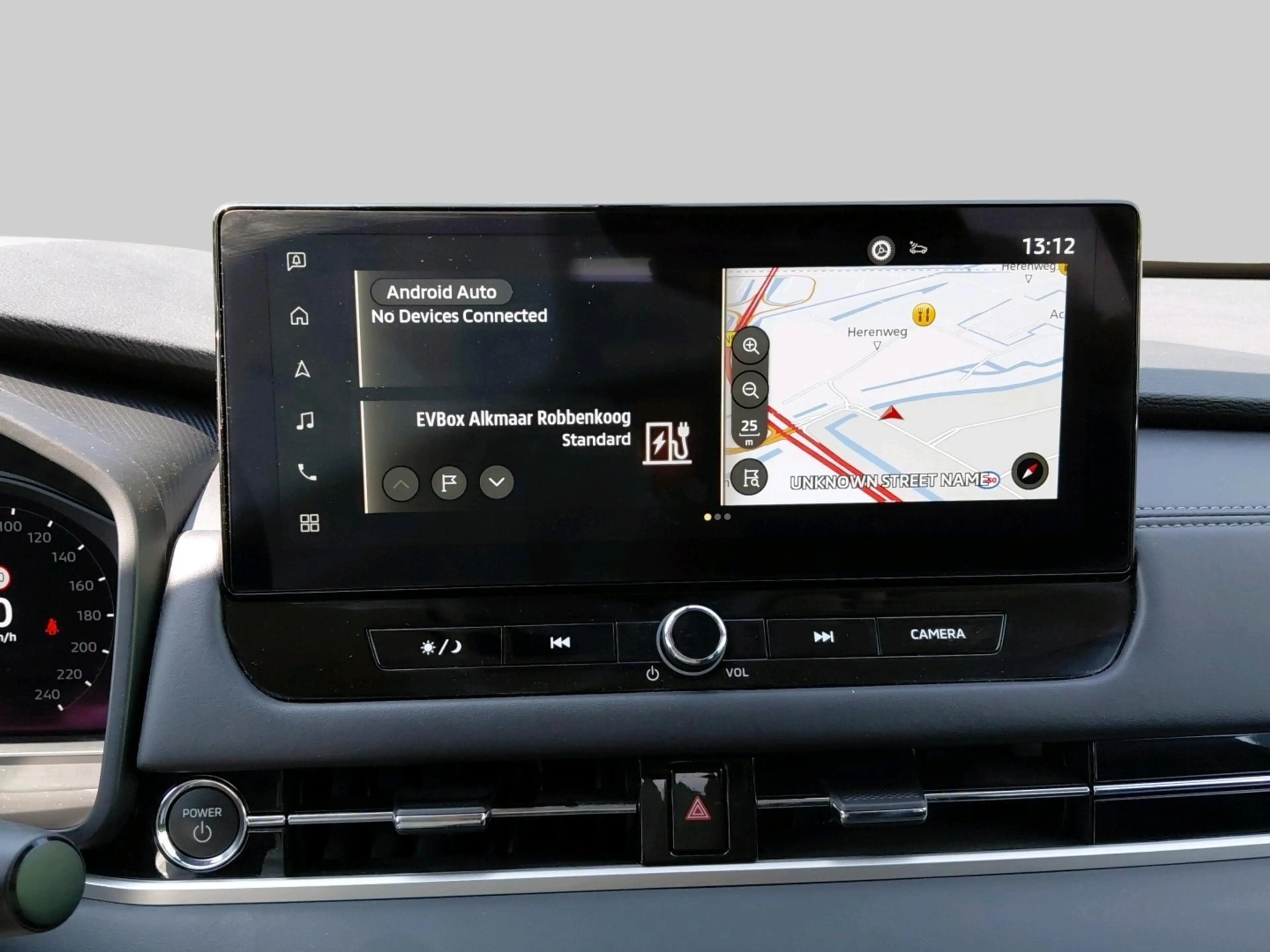 Mitsubishi Outlander 2.4 PHEV First Edition — photo 12