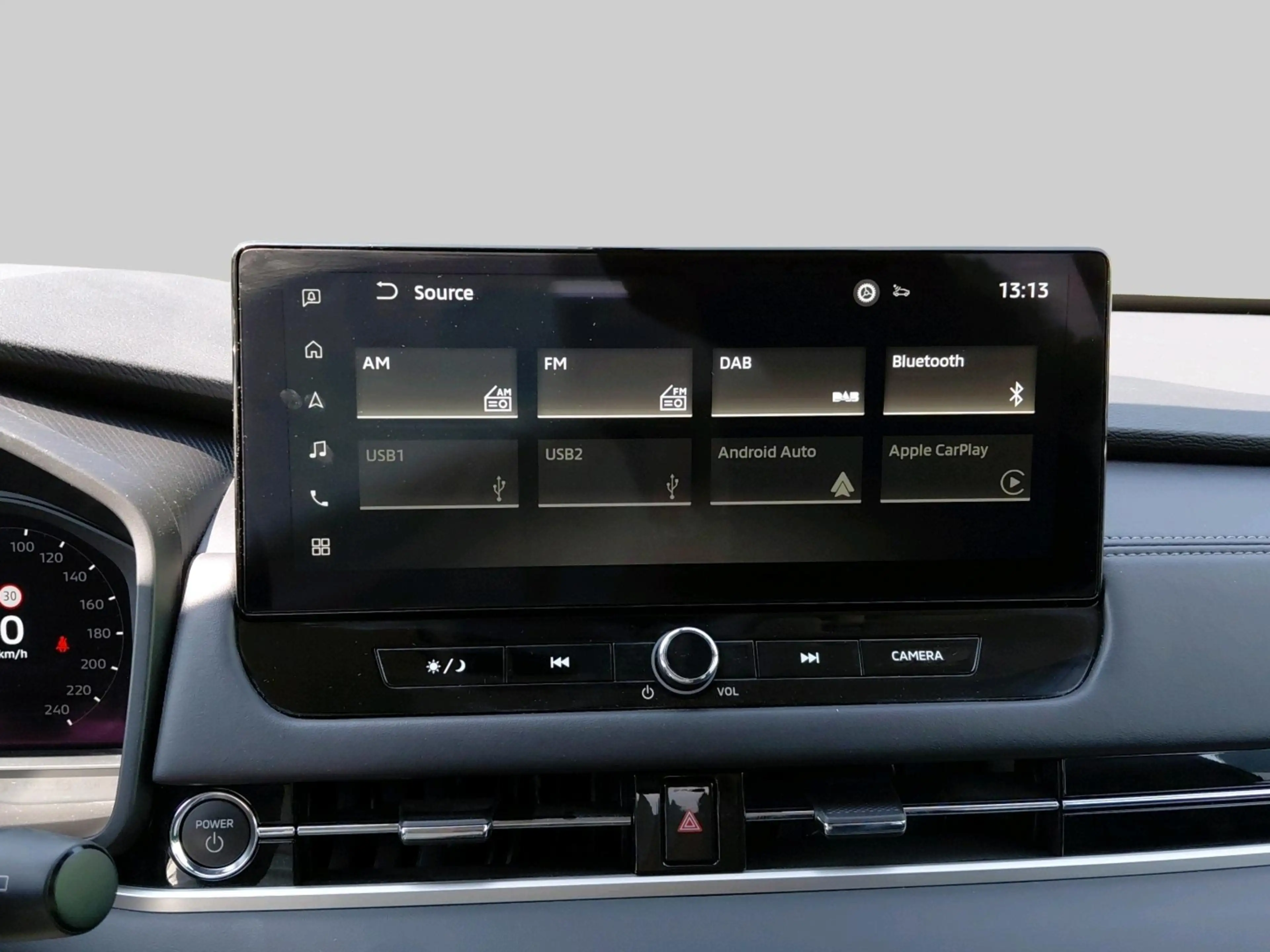 Mitsubishi Outlander 2.4 PHEV First Edition — photo 14