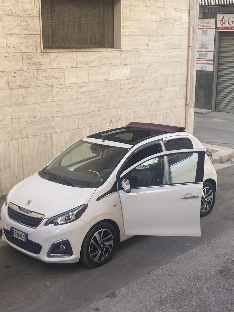 Peugeot 108 bianca  con tettuccio bordeaux Bianco - 1