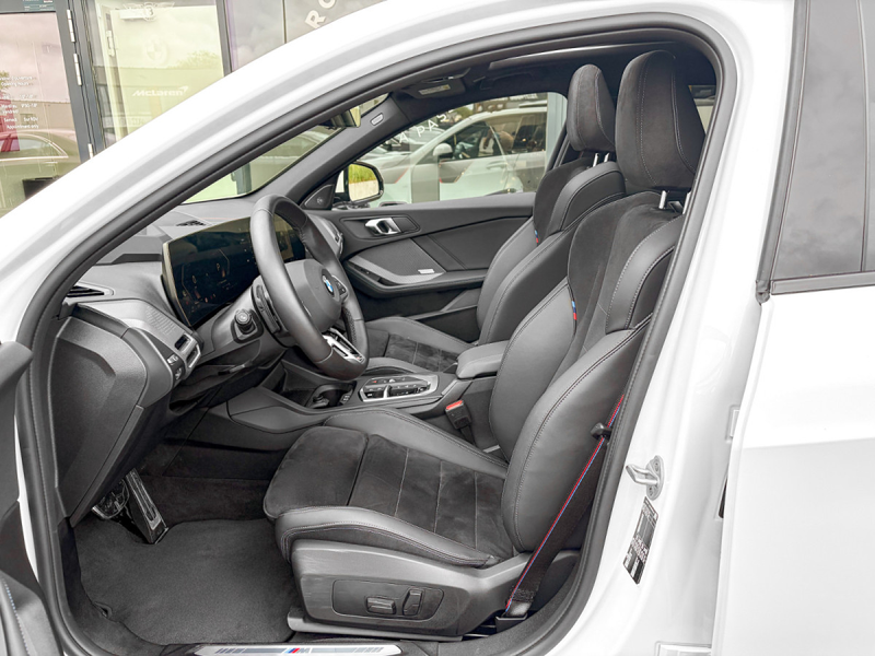 BMW 120 120 i Limousine 120 M Sport/Mild Hybride — photo 3