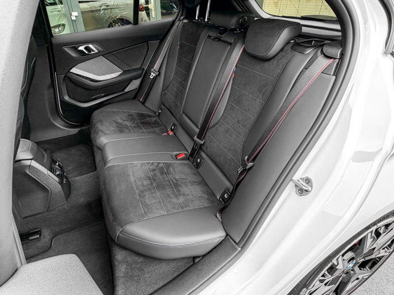 BMW 120 120 i Limousine 120 M Sport/Mild Hybride — photo 8