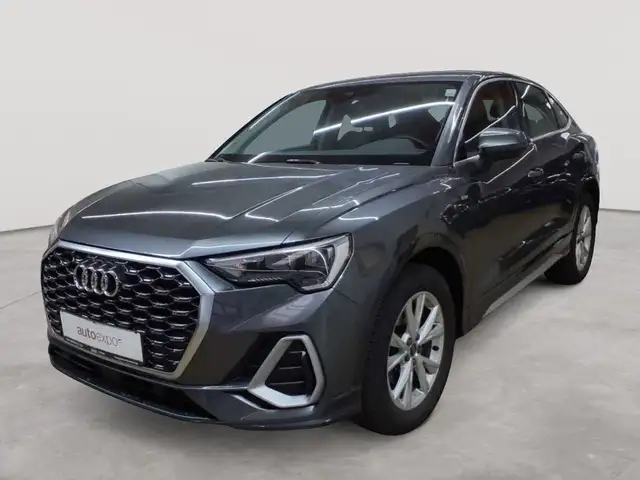 Audi Q3 view 2