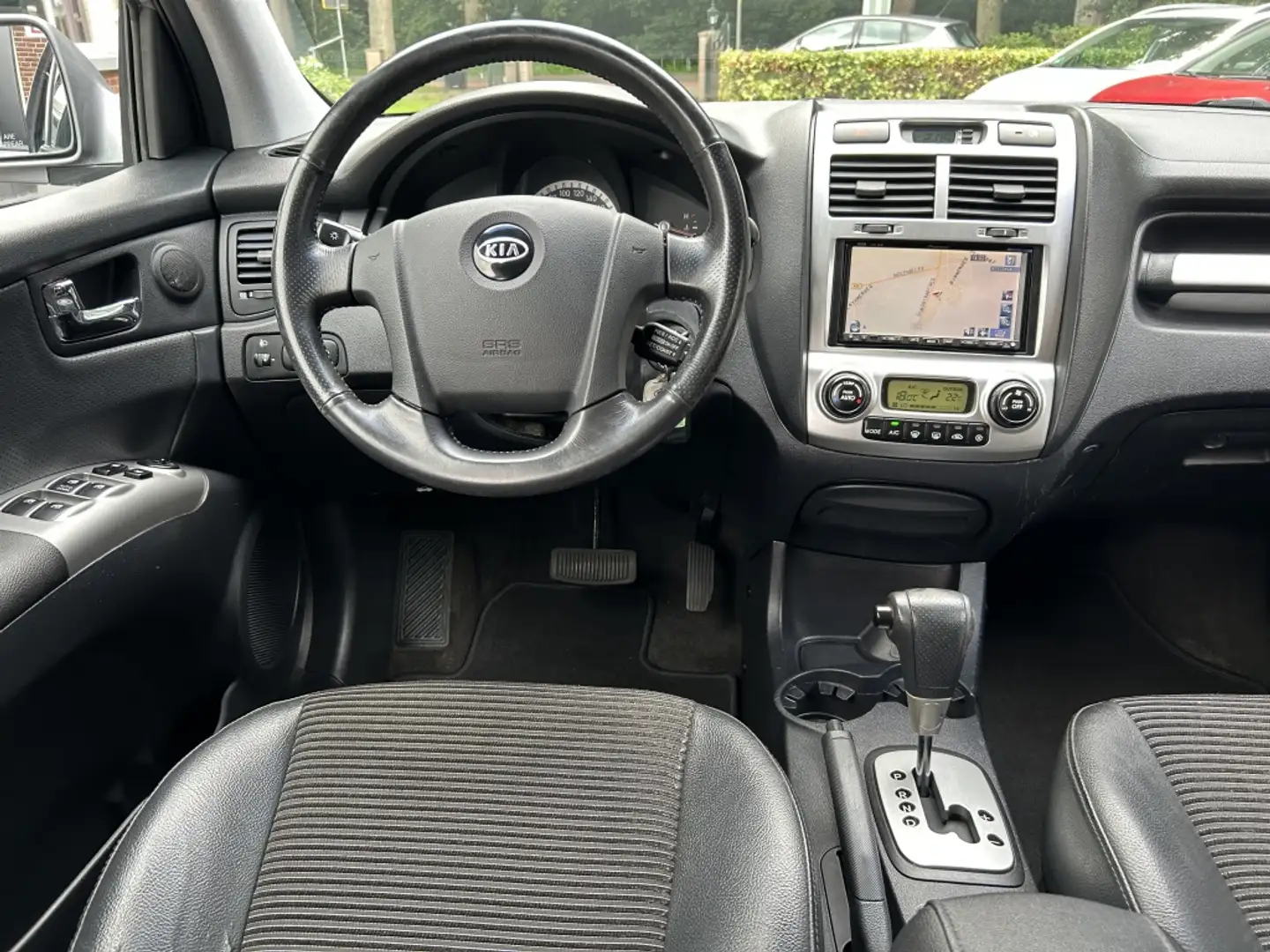 Kia Sportage 2.7 V6 Automaat 4WD Adventure Slechts 111 dkm! Grijs - 2