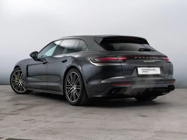Porsche Panamera view 3