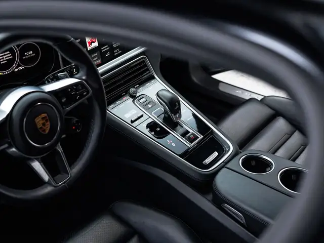 Porsche Panamera view 25