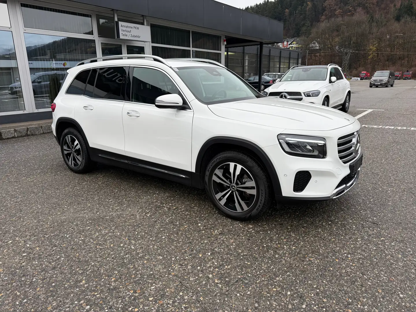 Mercedes-Benz GLB 180 GLB 180 Austria Edit Progessive Line, AHK 247.684) Blanc - 2
