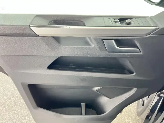 Volkswagen California view 7