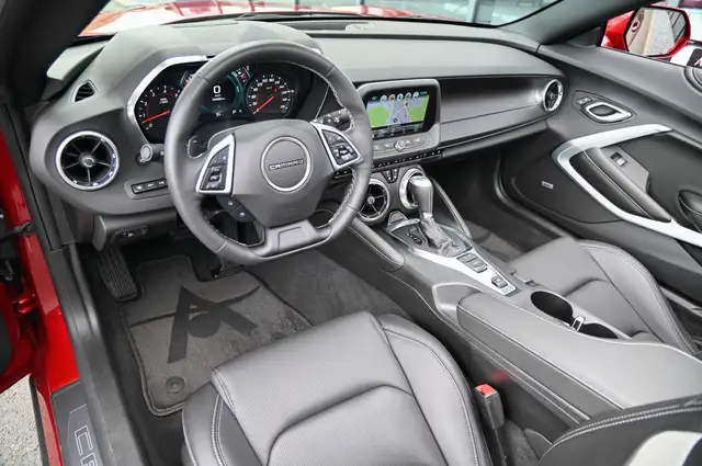 Chevrolet Camaro view 9
