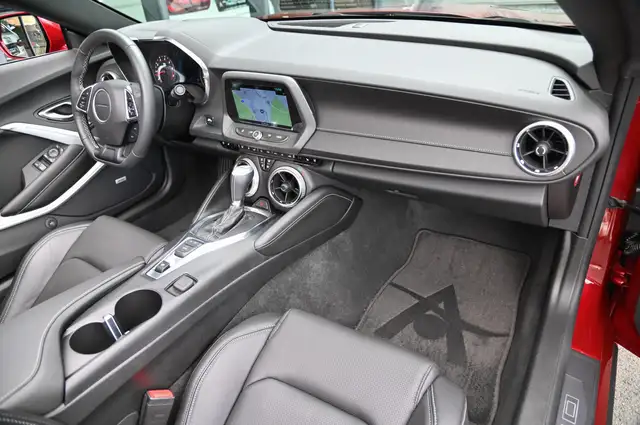 Chevrolet Camaro view 11