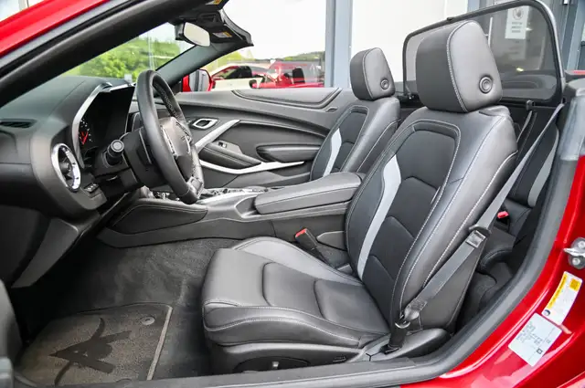Chevrolet Camaro view 12