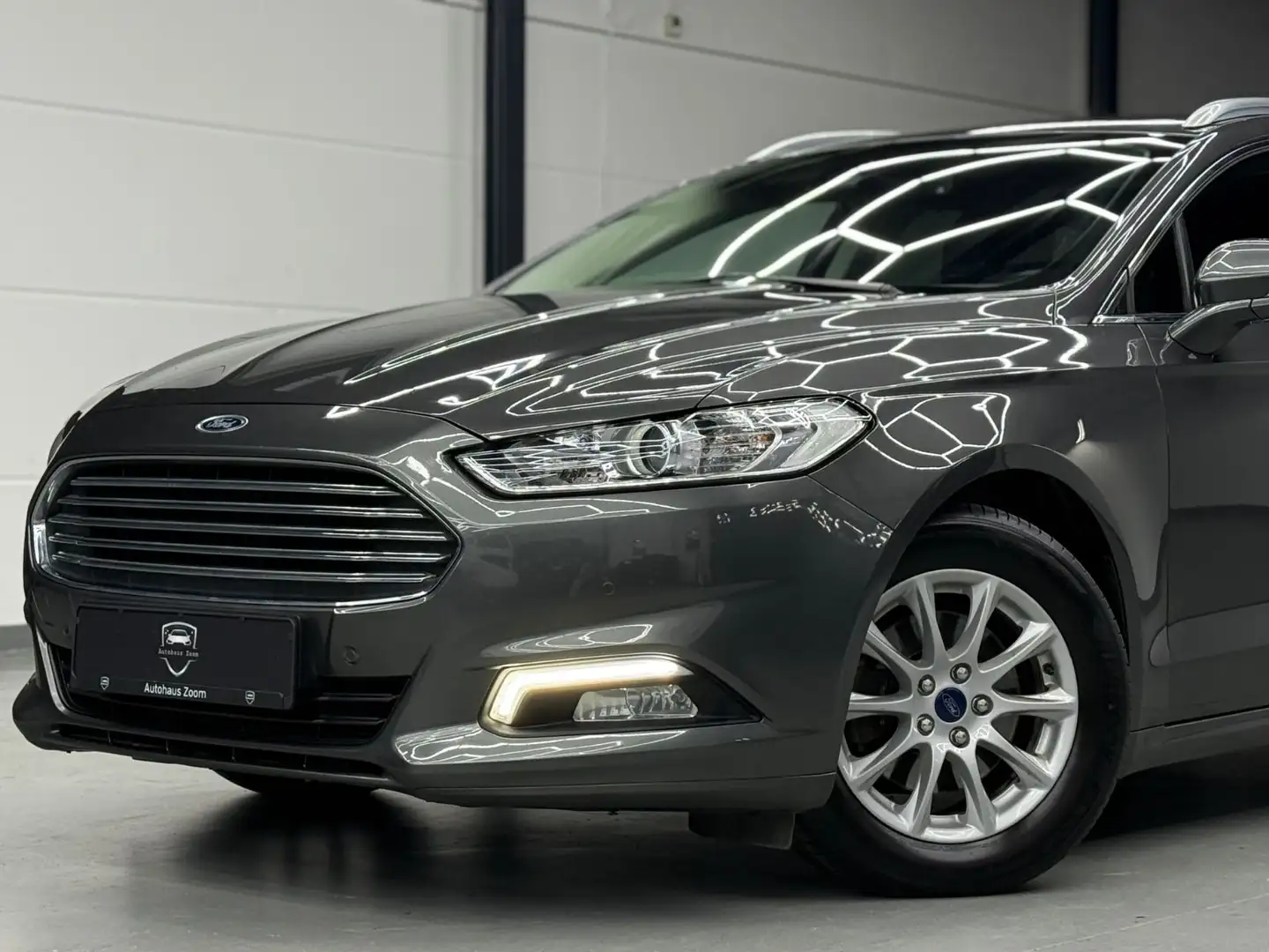 Ford Mondeo 1.HAND*STANDHZG*AHK*PDC*SZH*KLIMA*TÜV NEU Grau - 2