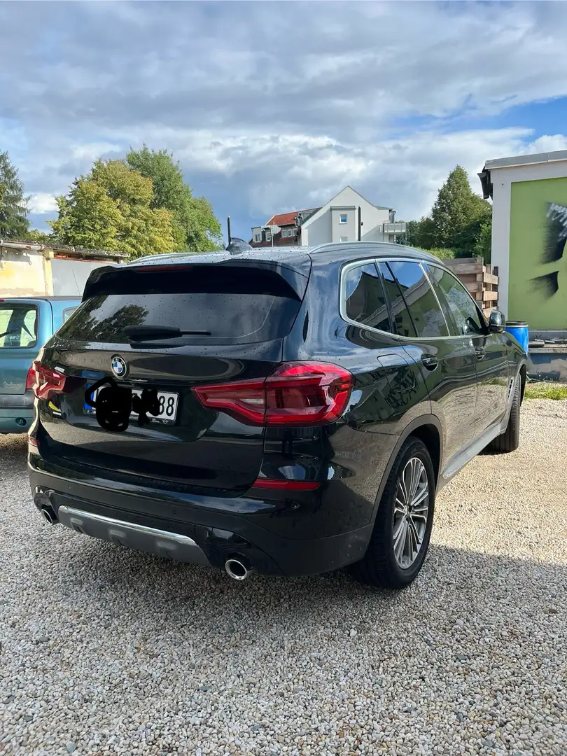 BMW X3 xDrive 20 i Luxury Line Schwarz - 2