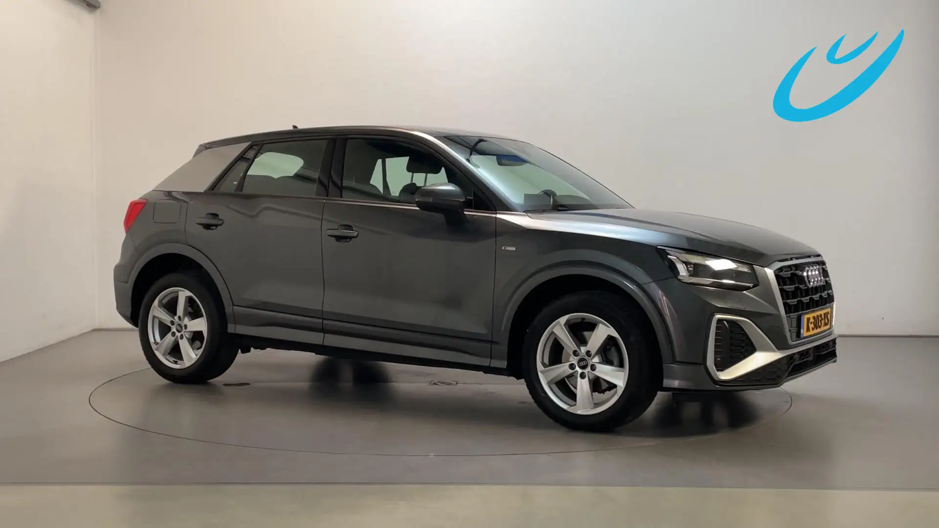 Audi Q2 30 TFSI S Edition S-Line Leder LED Stoelverwarming Grijs - 1