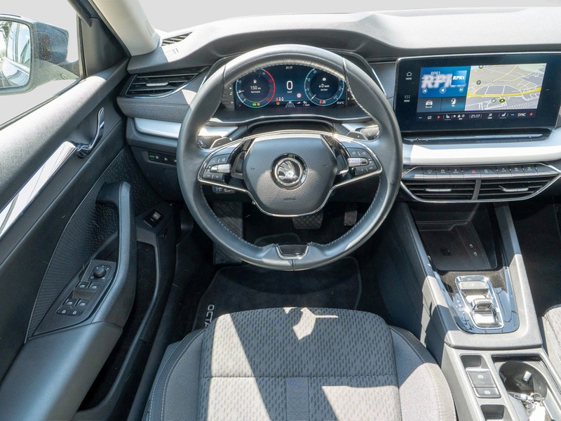 Skoda Octavia Combi 2.0 TDI DSG Style Navi/LED/SHZ — photo 11