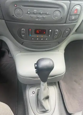 Renault Scenic view 3
