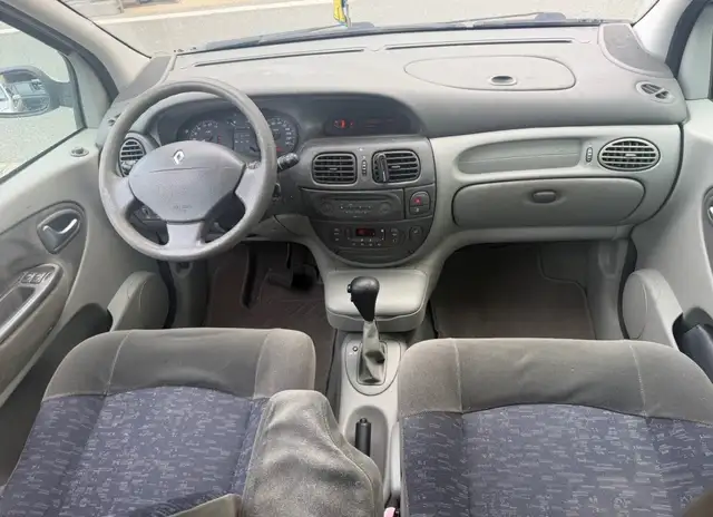 Renault Scenic view 9