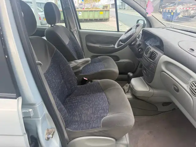 Renault Scenic view 10