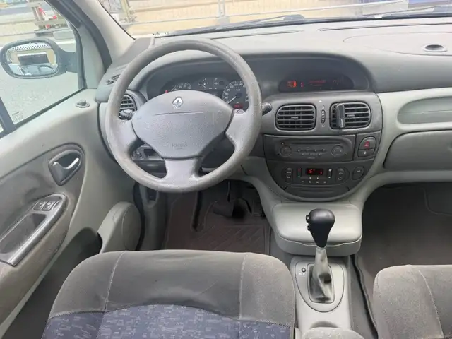 Renault Scenic view 2