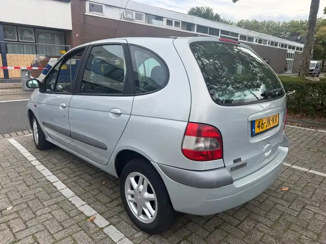Renault Scenic view 8