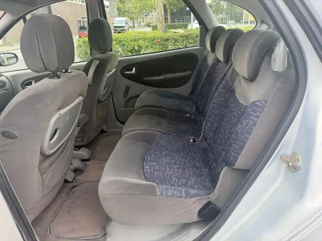 Renault Scenic view 13