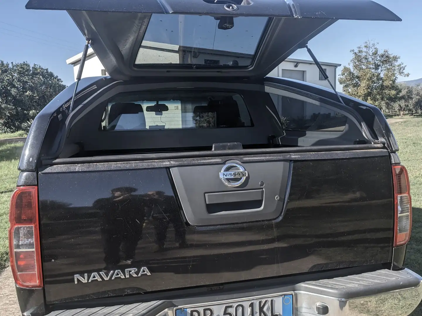 Nissan Navara 2005 d.cab 2.5 dci LE 174cv Negru - 1