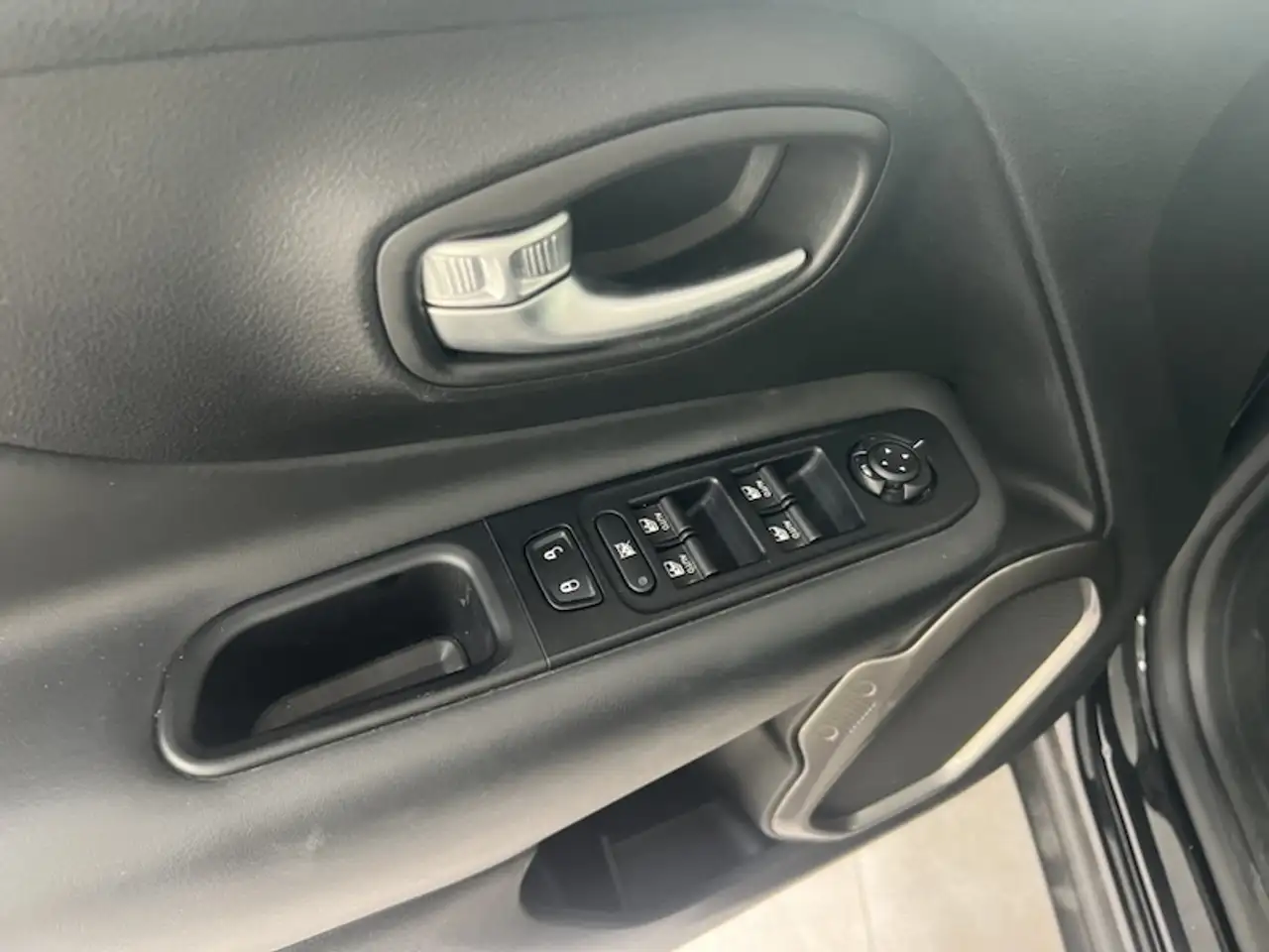 Jeep Renegade 2021 1.6 mjt Limited 2wd 130cv SENZA OBBLIGO DI FINANZIAMENTO, миниатюра 7