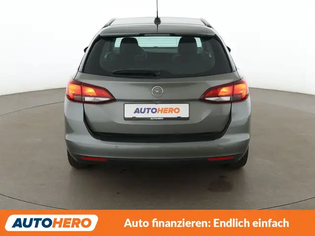 Opel Astra view 5