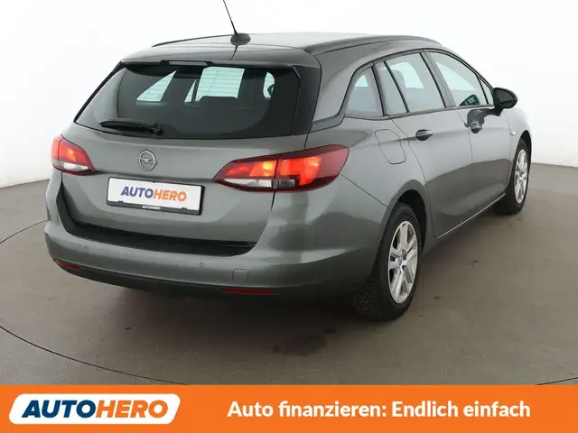 Opel Astra view 6