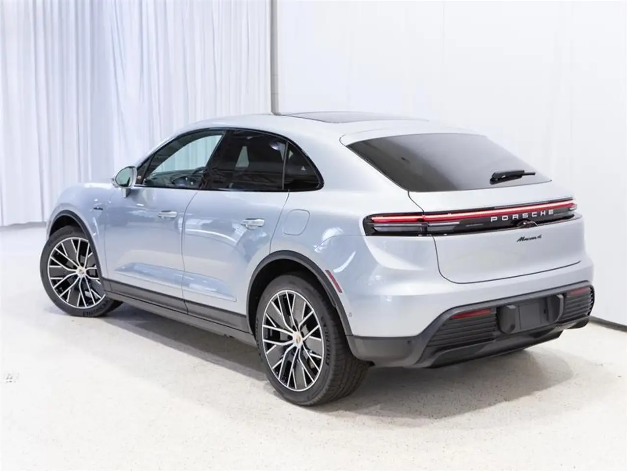 Porsche Macan снимка Porsche Macan