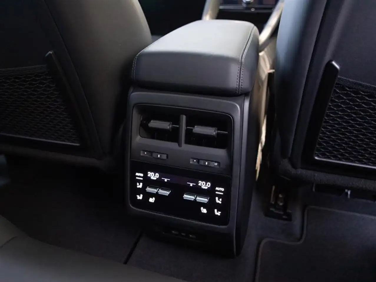 Porsche Macan снимка Porsche Macan