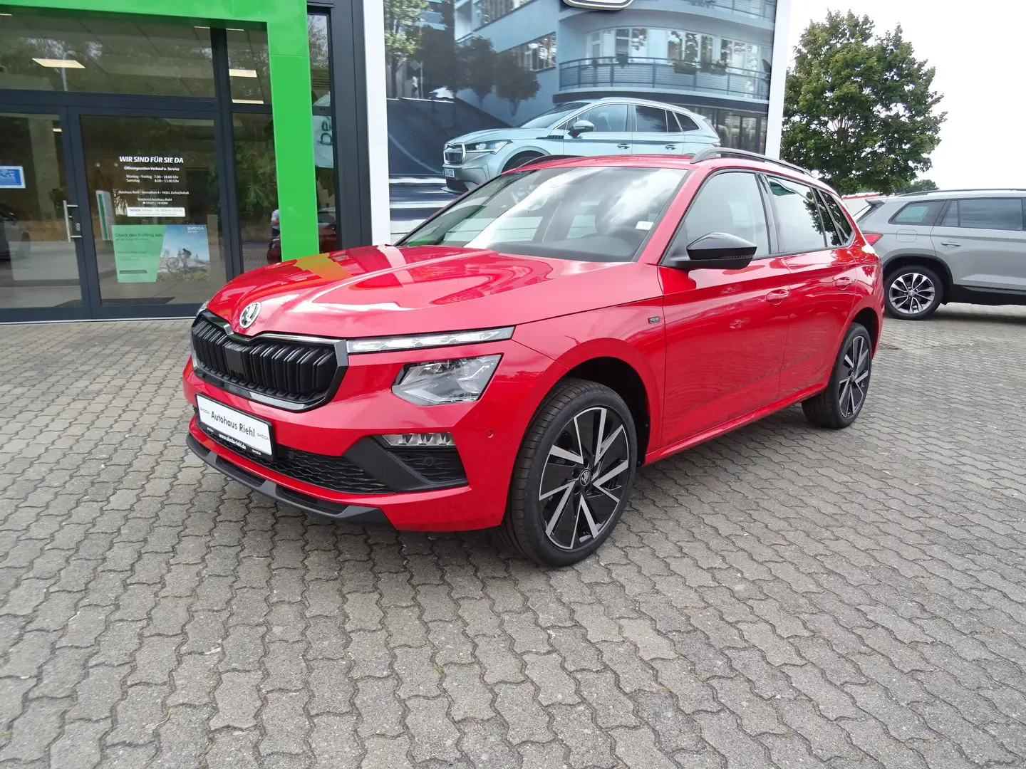 Skoda Kamiq Tour DSG *Black*KomfortPlus*18"LM* Rouge - 2