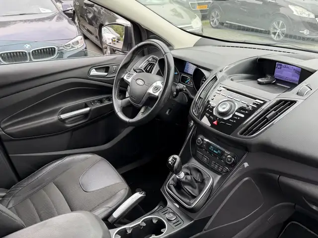 Ford Kuga view 4