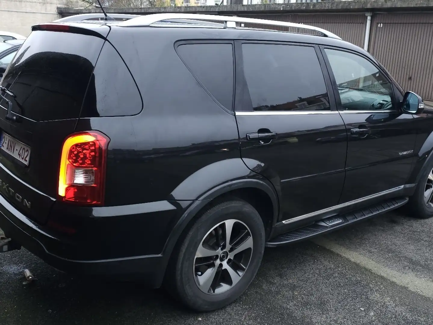 SsangYong Rexton W 2.2 e-XDi 220 4WD Automatik Sapphire Czarny - 2