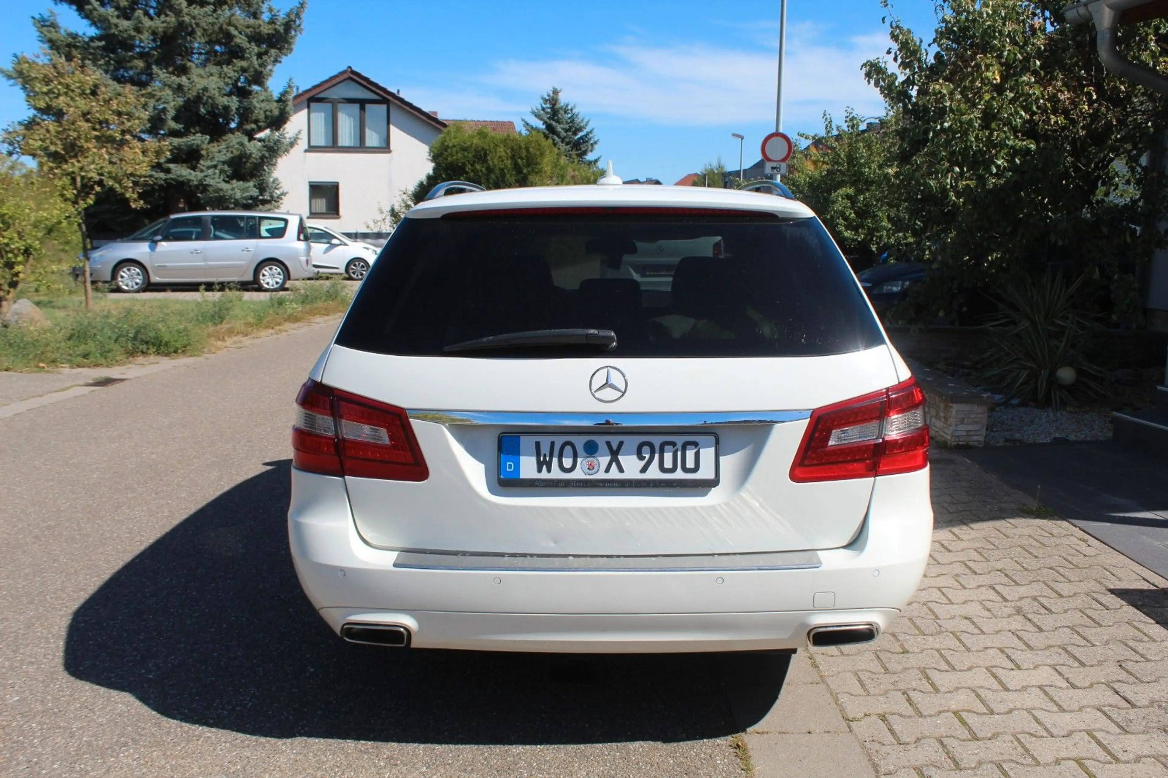 Mercedes-Benz E 220 CDI T BlueEFFICIENCY — photo 15