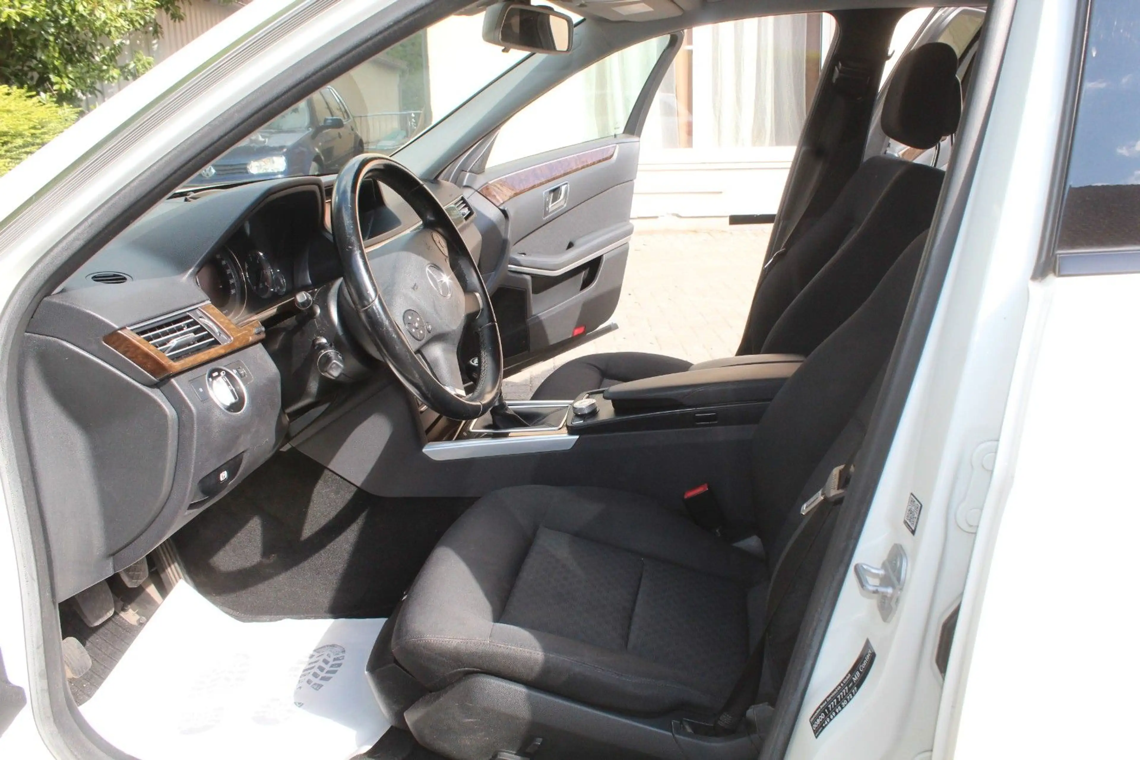 Mercedes-Benz E 220 CDI T BlueEFFICIENCY — photo 6