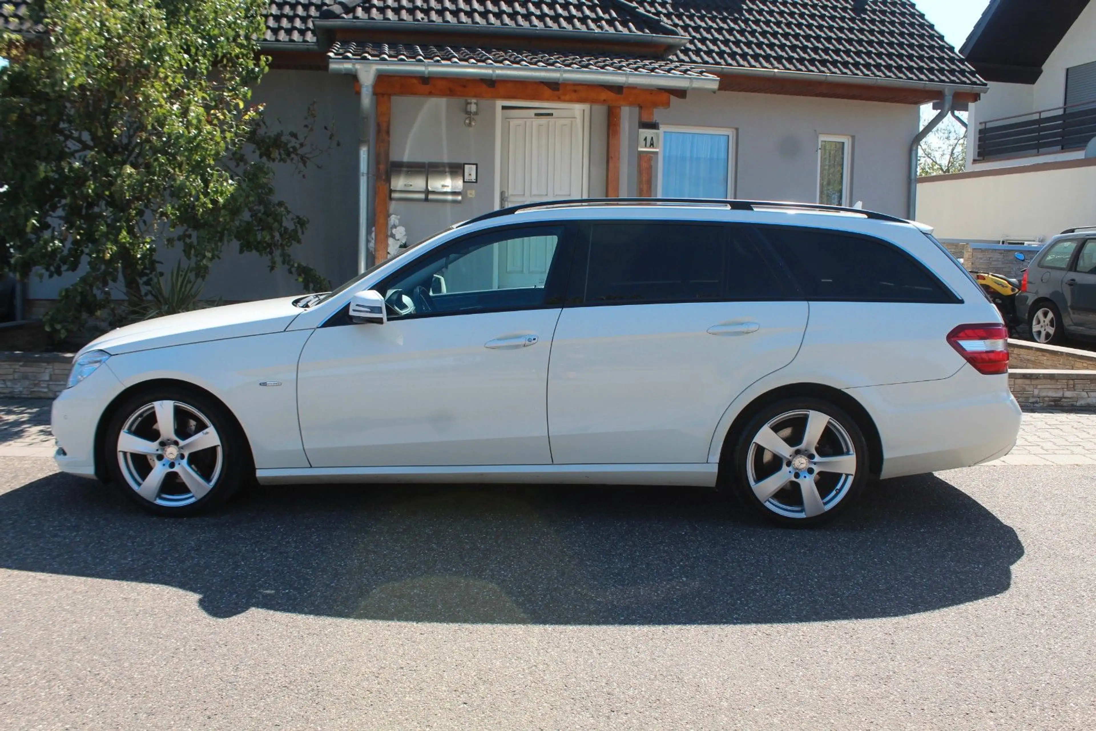 Mercedes-Benz E 220 CDI T BlueEFFICIENCY — photo 5