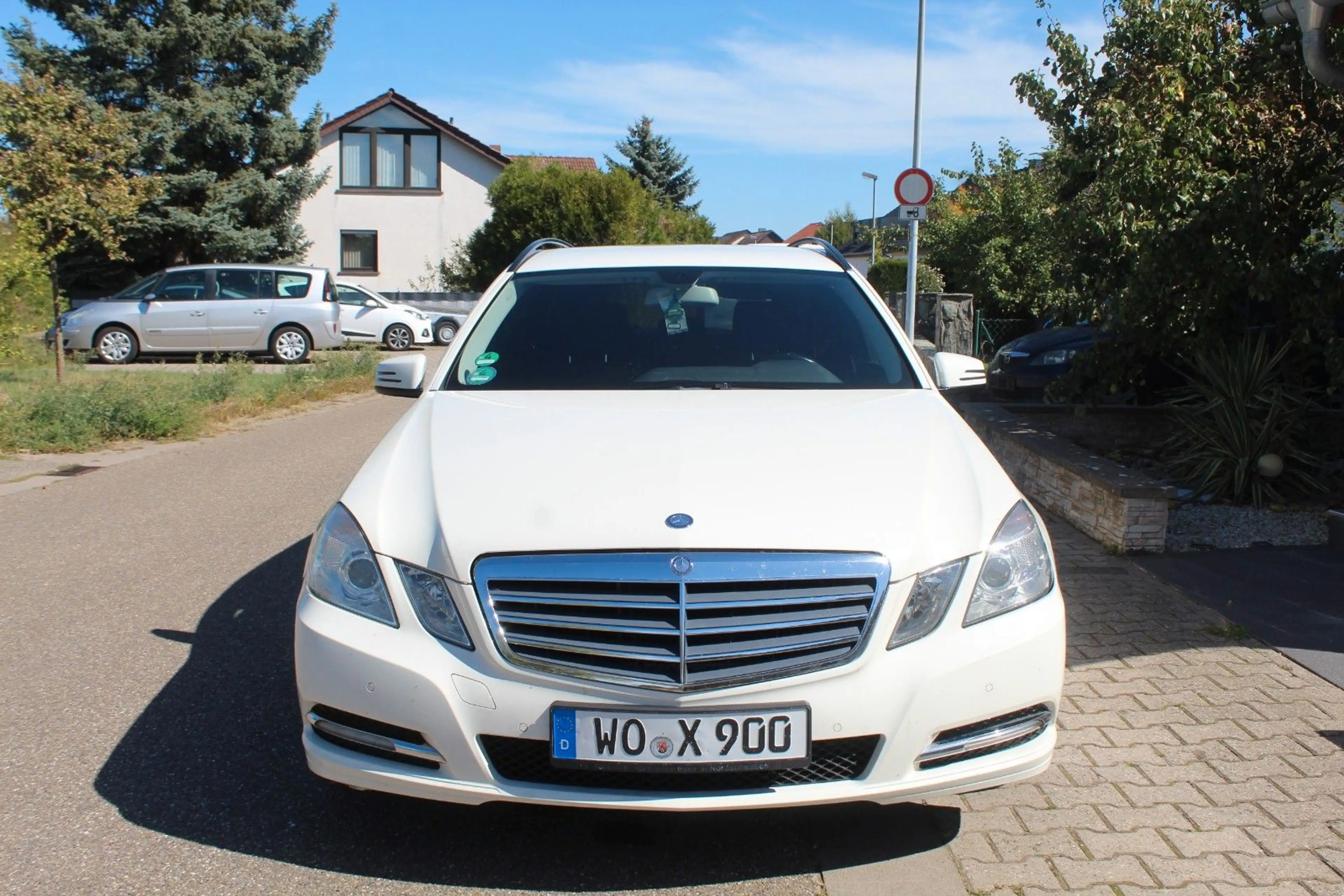 Mercedes-Benz E 220 CDI T BlueEFFICIENCY — photo 3